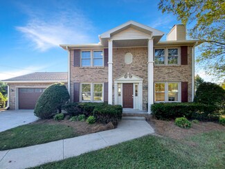 1918 Claymont Dr, Clarksville, TN 37040