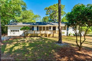562 Long Leaf Acres Dr, Wilmington, NC 28405
