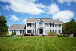 4 Briarwood Ln, Litchfield, NH 03052