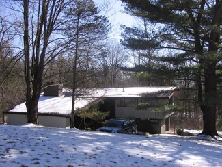 27 Cedar Ln, Ithaca, NY 14850