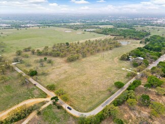 537 Edgewood Ln, Cleburne, TX 76031