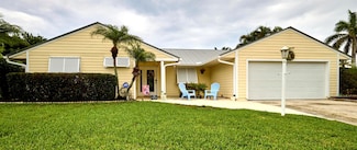 2485 NE 16th Ct, Jensen Beach, FL 34957