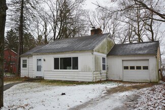11185 S 27th St, Vicksburg, MI 49097
