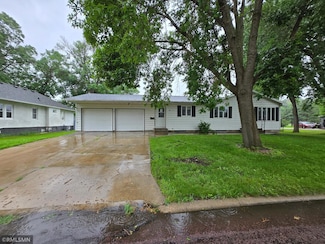 305 W 3rd St, Winthrop, MN 55396