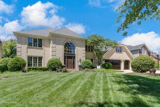 831 Lockwood Cir, Naperville, IL 60563