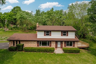 S25W27040 Winnebago Way, Waukesha, WI 53188