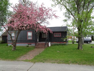 15 Water St, Howland, ME 04448