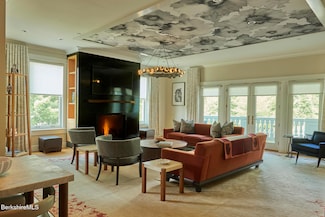 165 Kemble St Unit 17, Lenox, MA 01240