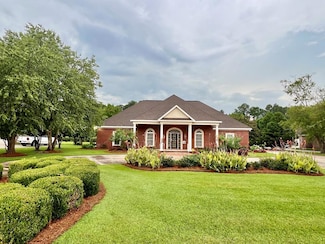 10 Middlefield Ln, Dothan, AL 36301