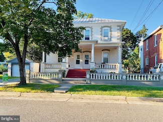 814 E Cherry St, Vineland, NJ 08360