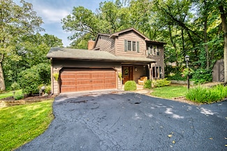 3N411 Maple Ct, West Chicago, IL 60185