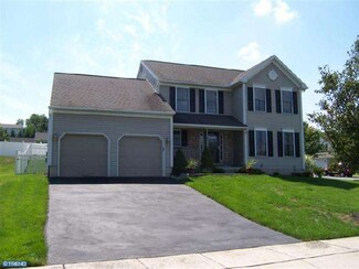 2 Baker Ln, Reading, PA 19606