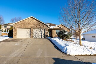 2536 Hilton Springs Dr, Dubuque, IA 52002