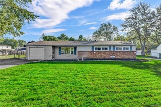35 Donna Ct, Depew, NY 14043