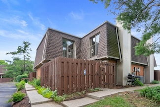 449 Darby Creek Rd Unit C, Lexington, KY 40509