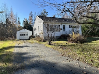131 Forest Ave, Orono, ME 04473
