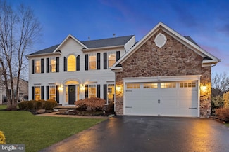 1010 Runaway Dr, Pennsburg, PA 18073