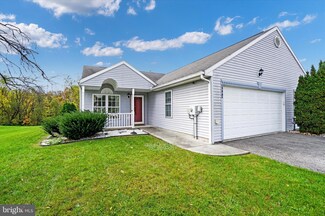 2804 Tonys Dr, York, PA 17408
