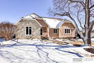 907 Berkley Cir, Papillion, NE 68046