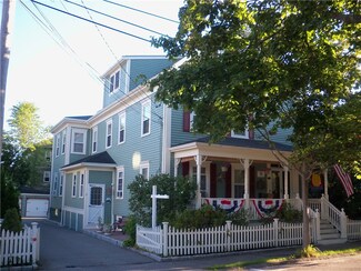 11 Lincoln Ave, Bristol, RI 02809