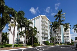 1300 Gulf Shore Blvd N Unit 205, Naples, FL 34102