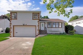 41 Meyer St, Roosevelt, NY 11575