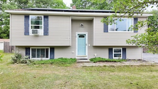 16 Serena St, Lisbon, ME 04250