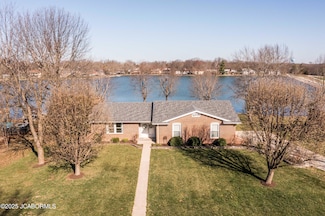 123 S Larand Dr, Holts Summit, MO 65043