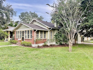 406 E 9th Ave, Mount Dora, FL 32757