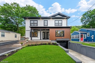 5 Mandeville Ave, Clifton, NJ 07013