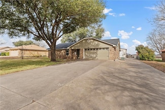 830 W 3rd St, Eddy, TX 76524