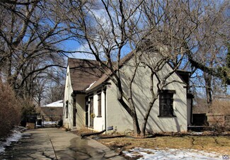 2541 SW Beverly Ct, Topeka, KS 66611