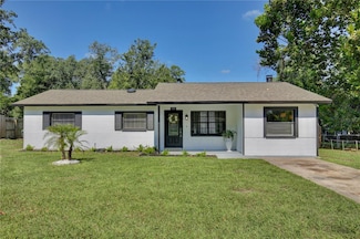 320 Avalone Dr, Apopka, FL 32703