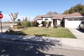 2260 Maple St, Selma, CA 93662
