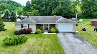 105 Don Minnix Ln, Bluefield, WV 24701