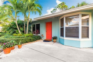 9026 SE Bobwhite St, Hobe Sound, FL 33455