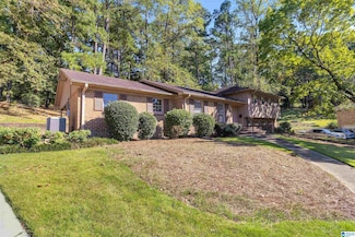1375 Badham Dr, Vestavia, AL 35216