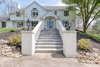 121 Shadow Ridge Dr, Pittsburgh, PA 15238