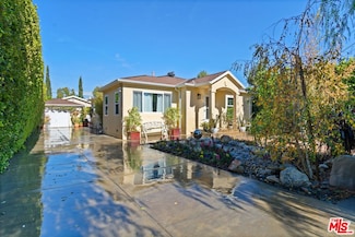 14745 Hartsook St, Sherman Oaks, CA 91403