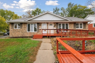 514 Sunnyside Ln, Hopkins, MN 55343