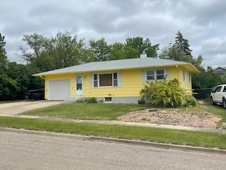 108 S Filmore Ave, Pierre, SD 57501