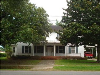 210 S Parkerson St, Rayne, LA 70578