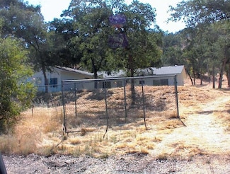 34937 Bronco Ln, Squaw Valley, CA 93675