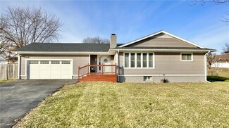 906 Fairlane Dr, Chillicothe, MO 64601