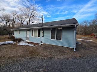 134 Church St, Bradford, RI 02808