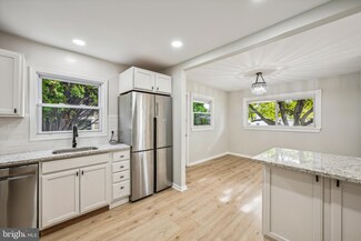 6 Thomas Ave, Bellmawr, NJ 08031