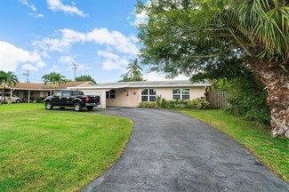 374 Garden Blvd, Palm Beach Gardens, FL 33410