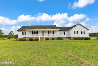 665 Vinegar Loop Rd, Tabor City, NC 28463