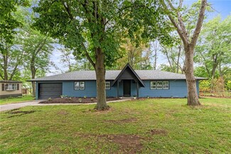 708 S Davis St, Hamilton, MO 64644
