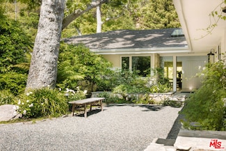 2610 Mandeville Canyon Rd, Los Angeles, CA 90049